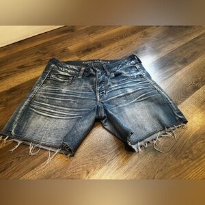 American Eagle Outfitters Blue Denim Jeans shorts raw hem frayed distressed